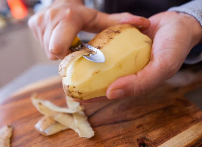 Savvy Eating/Food, 5/20/20: Stevia, Potato Protein, Nutritional Yeast (Nooch), Genetically Engineered Fruits & Veggies